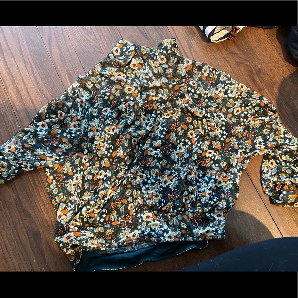 Free people size medium crop flower blouse